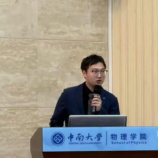 RAYBET雷竞技顺利举办2024-2025学年评优答辩...